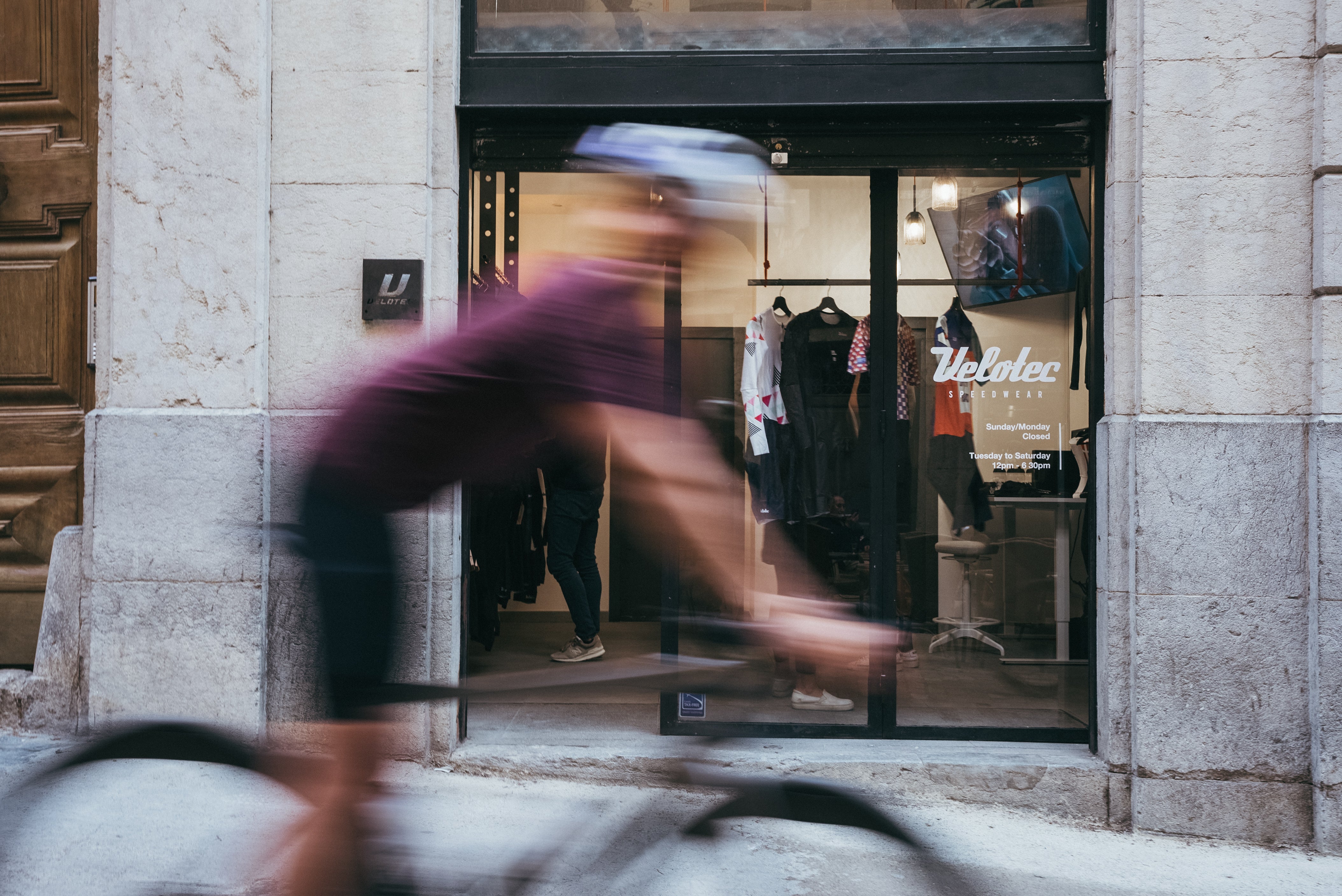 Aero speed suits & custom cycling wear. Made in Europe – Velotec