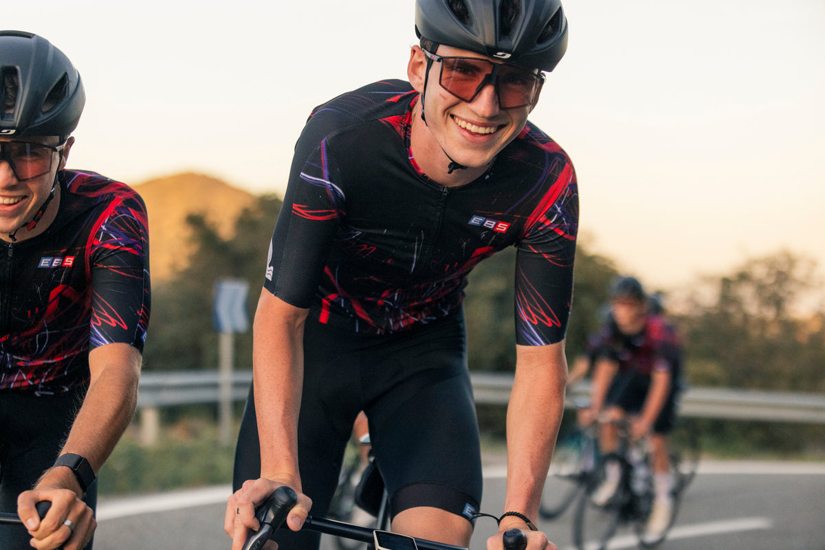 Aero speed suits & custom cycling wear. Made in Europe – Velotec